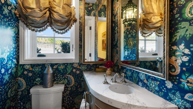 1170 Bayview Ave, Napa, CA 94559