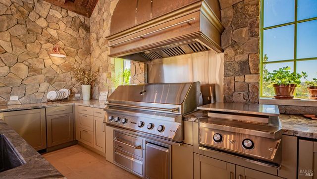 1170 Bayview Ave, Napa, CA 94559