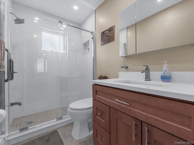 21 Linden Avenue, Kings Park, NY 11754