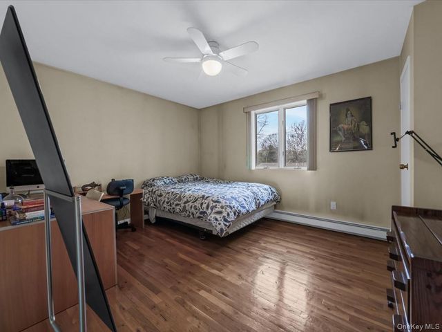 21 Linden Avenue, Kings Park, NY 11754