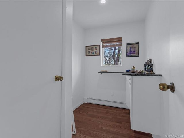 21 Linden Avenue, Kings Park, NY 11754