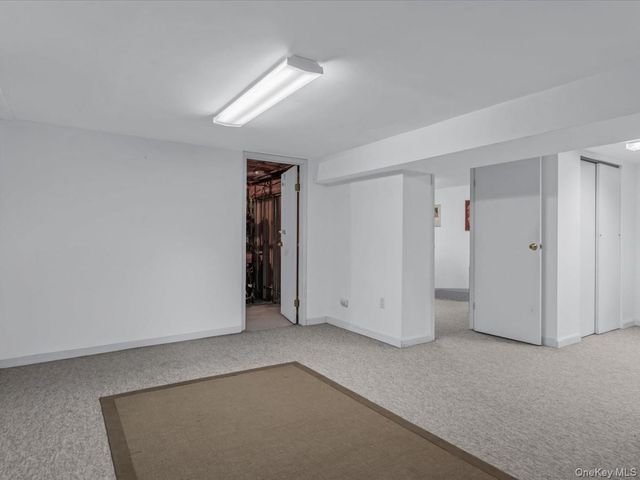 21 Linden Avenue, Kings Park, NY 11754