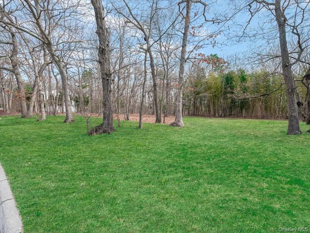 21 Linden Avenue, Kings Park, NY 11754