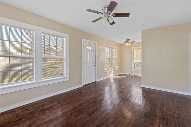 420 Moss Street, Lake Charles, LA 70601