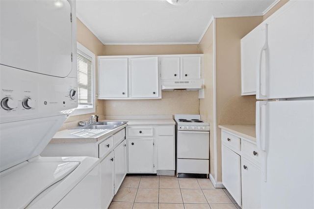 420 Moss Street, Lake Charles, LA 70601