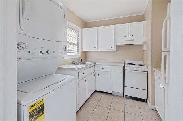 420 Moss Street, Lake Charles, LA 70601