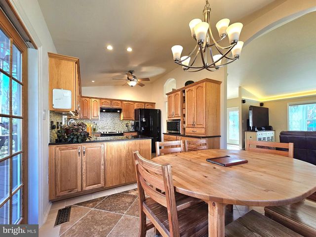 11930 COTTON MILL DR, Woodbridge, VA 22192