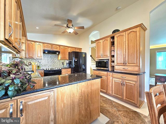 11930 COTTON MILL DR, Woodbridge, VA 22192