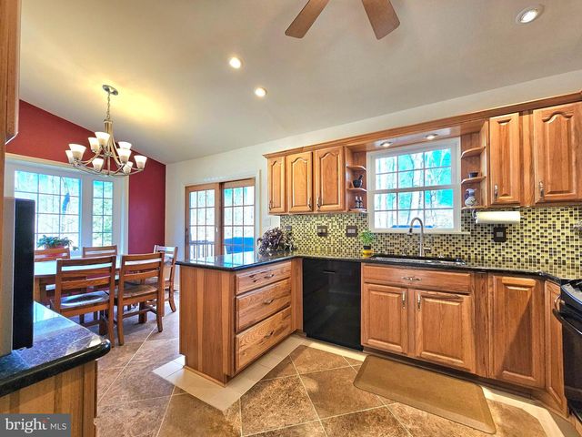 11930 COTTON MILL DR, Woodbridge, VA 22192