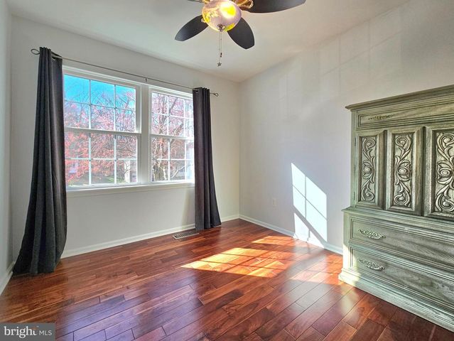 11930 COTTON MILL DR, Woodbridge, VA 22192