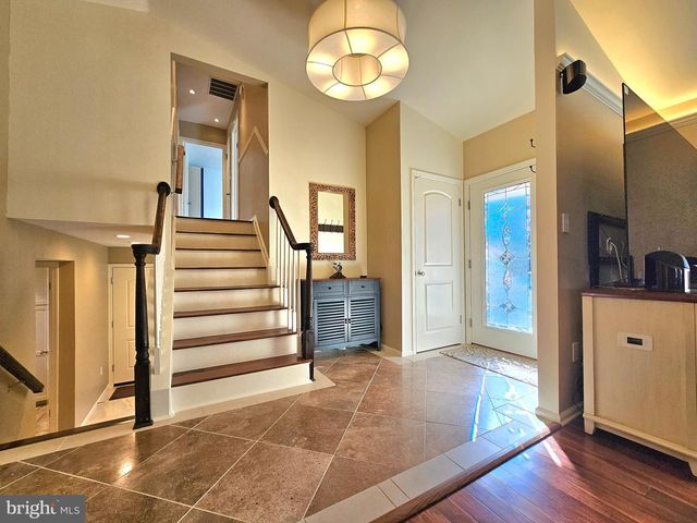 11930 COTTON MILL DR, Woodbridge, VA 22192