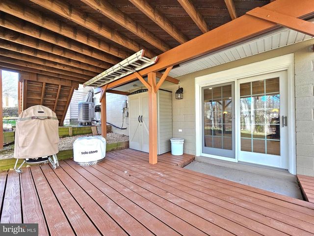 11930 COTTON MILL DR, Woodbridge, VA 22192