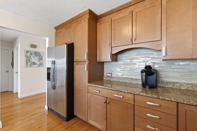 9 Starboard Ln Unit 1, Moultonborough, NH 03254