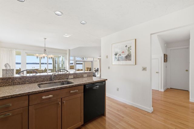 9 Starboard Ln Unit 1, Moultonborough, NH 03254