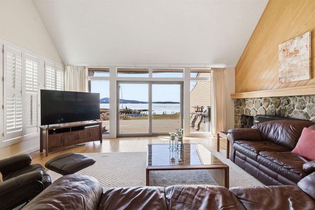 9 Starboard Ln Unit 1, Moultonborough, NH 03254