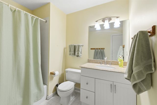 9 Starboard Ln Unit 1, Moultonborough, NH 03254