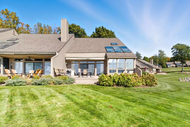 9 Starboard Ln Unit 1, Moultonborough, NH 03254