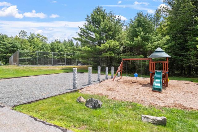 9 Starboard Ln Unit 1, Moultonborough, NH 03254