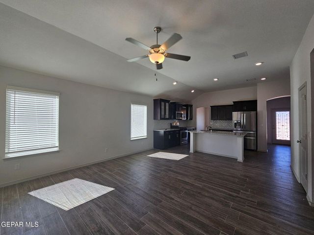 1096 Summer Night Place, Horizon City, TX 79928