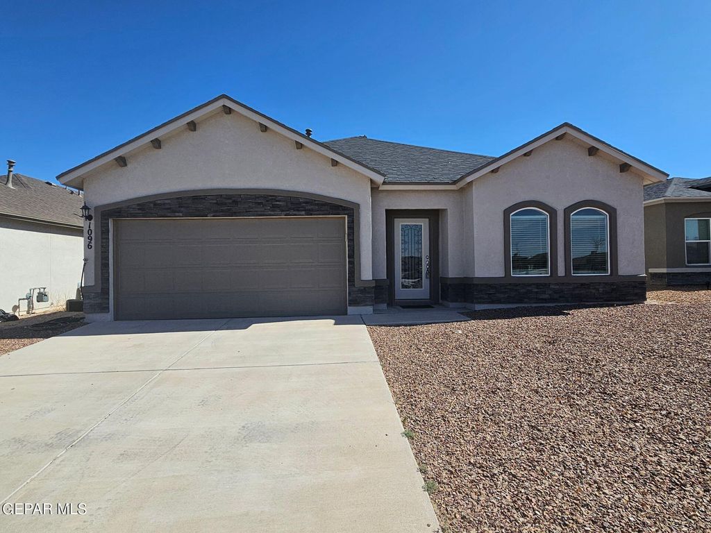 1096 Summer Night Place, Horizon City, TX 79928