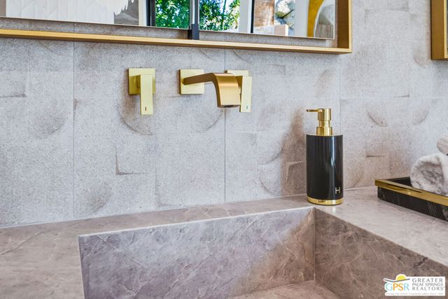 77013 Desi Drive, Indian Wells, CA 92210