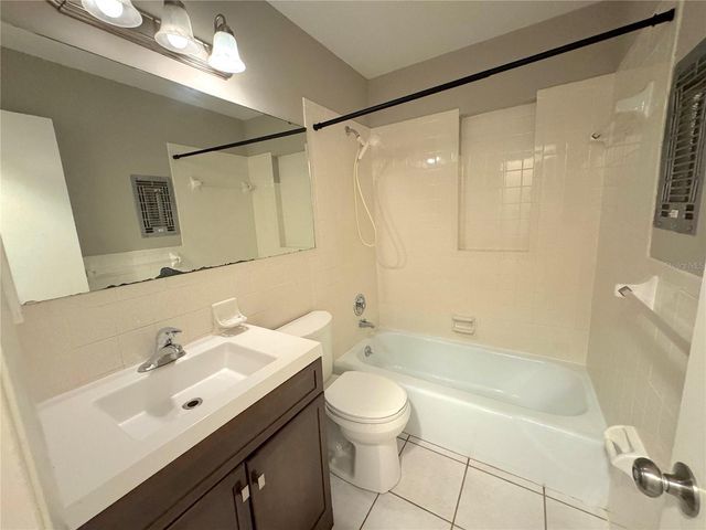 3883 HAWKEYE CIRCLE, Sarasota, FL 34232