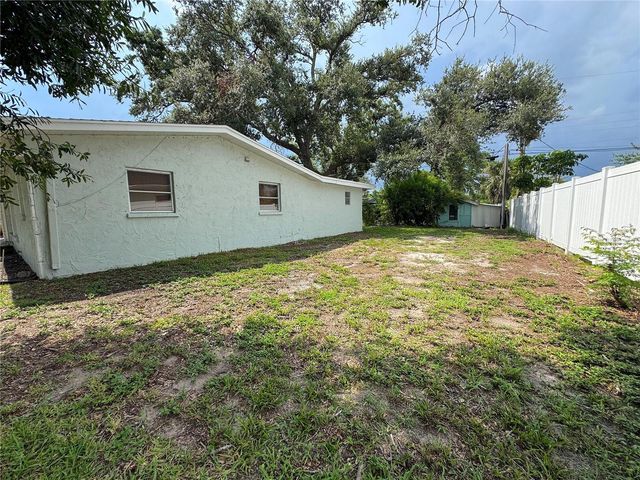 3883 HAWKEYE CIRCLE, Sarasota, FL 34232
