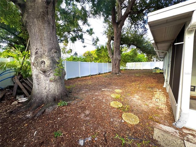 3883 HAWKEYE CIRCLE, Sarasota, FL 34232