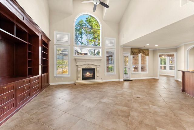 79 S Bantam Woods Circle, The Woodlands, TX 77382