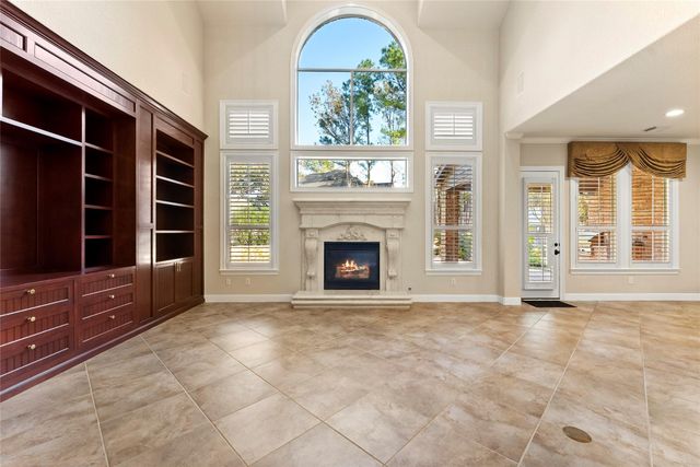 79 S Bantam Woods Circle, The Woodlands, TX 77382