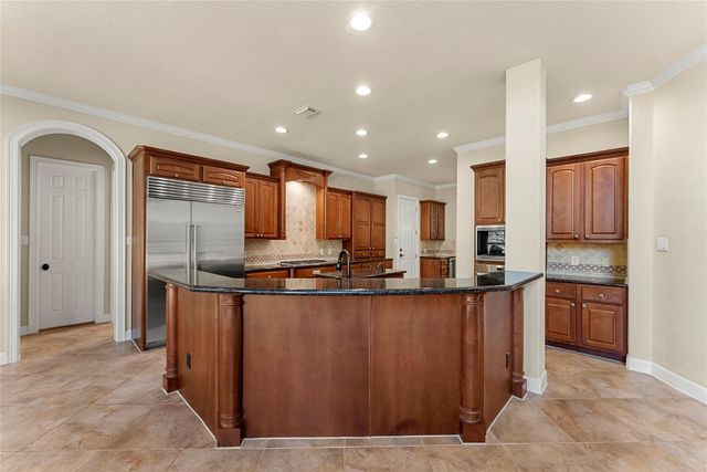 79 S Bantam Woods Circle, The Woodlands, TX 77382