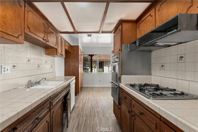 2011 W Katella 3, Anaheim, CA 92804
