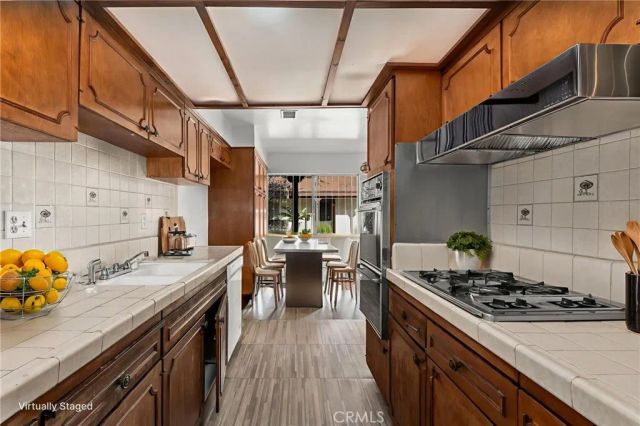 2011 W Katella 3, Anaheim, CA 92804