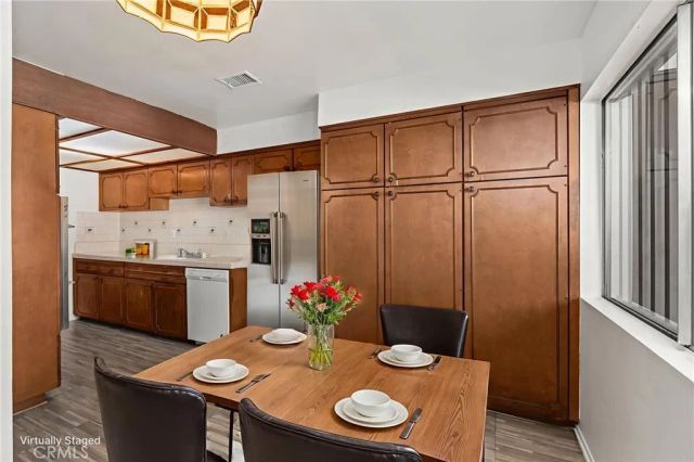 2011 W Katella 3, Anaheim, CA 92804