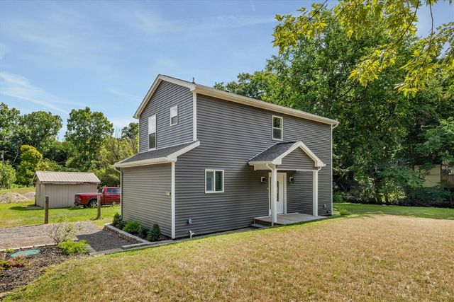 9755 Portage Trail, White Lake, MI 48386