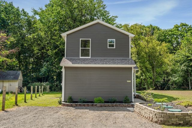 9755 Portage Trail, White Lake, MI 48386
