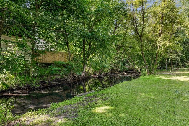 9755 Portage Trail, White Lake, MI 48386