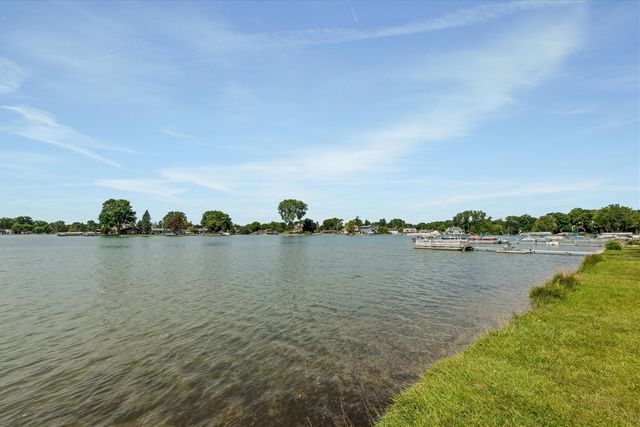 9755 Portage Trail, White Lake, MI 48386