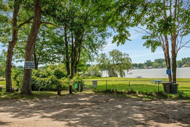 9755 Portage Trail, White Lake, MI 48386