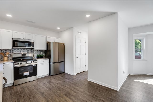 9755 Portage Trail, White Lake, MI 48386