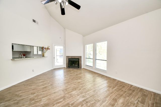 4144 Greystone Way 609, Sugar Land, TX 77479