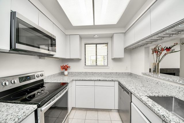 4144 Greystone Way 609, Sugar Land, TX 77479