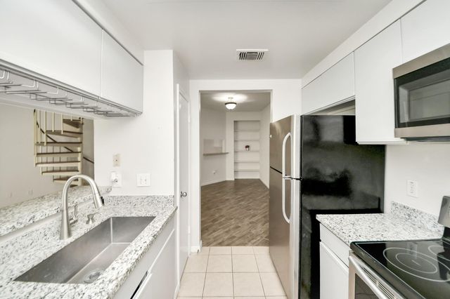 4144 Greystone Way 609, Sugar Land, TX 77479