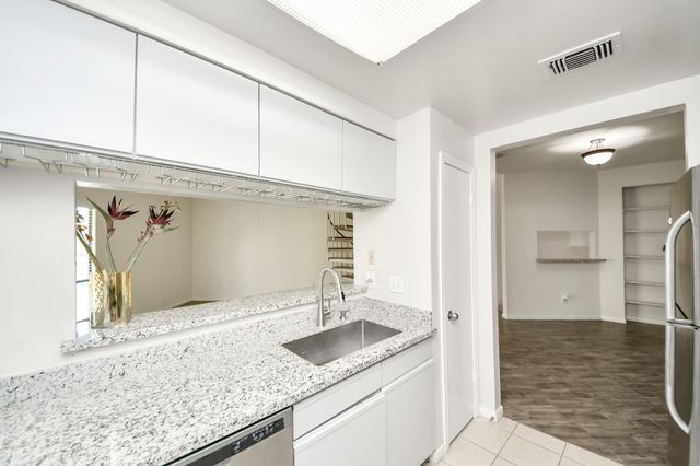 4144 Greystone Way 609, Sugar Land, TX 77479
