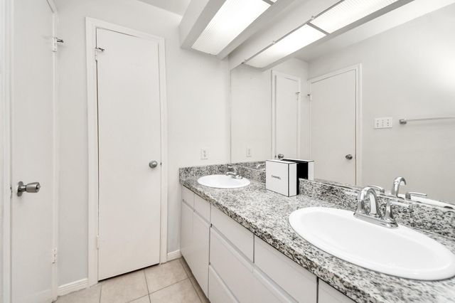 4144 Greystone Way 609, Sugar Land, TX 77479