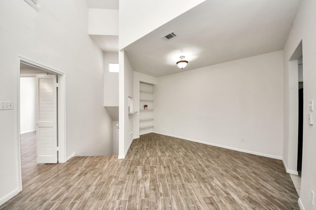 4144 Greystone Way 609, Sugar Land, TX 77479