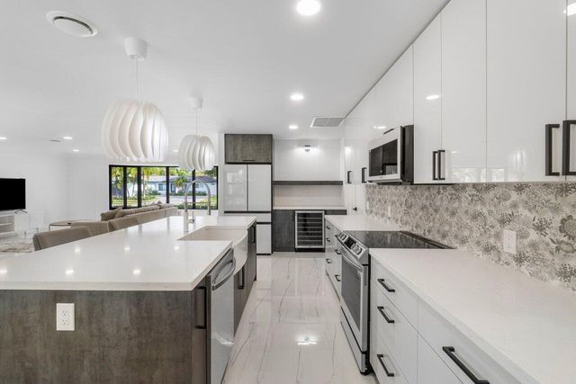 1200 SW 8th Street, Boca Raton, FL 33486