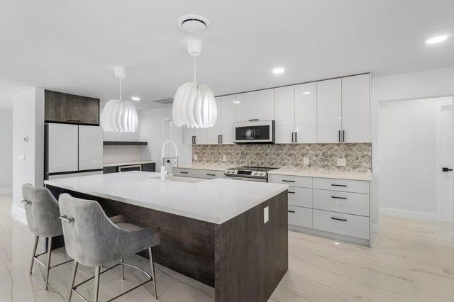 1200 SW 8th Street, Boca Raton, FL 33486