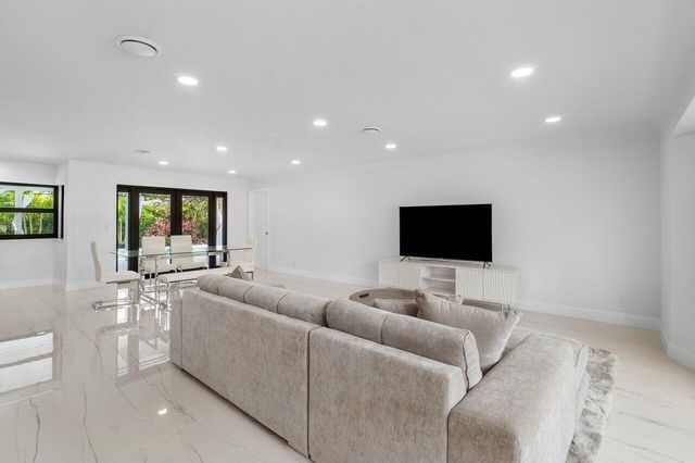 1200 SW 8th Street, Boca Raton, FL 33486