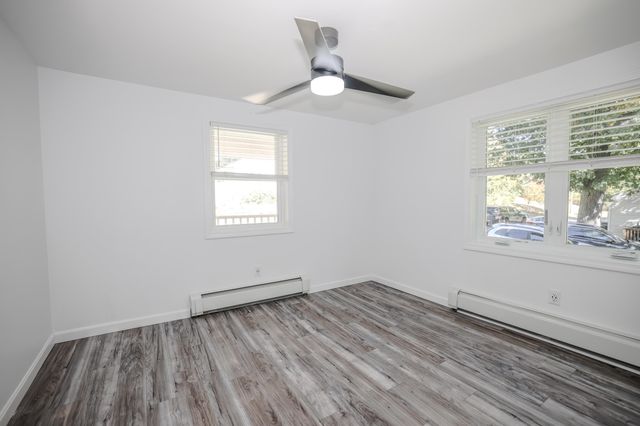 11 Ash Street, Londonderry, NH 03053